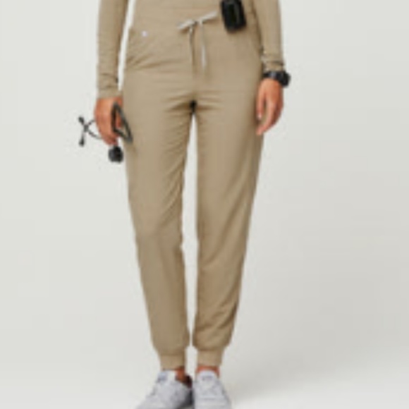Figs Light Oak Highwaisted Zamora FIONLITE lined jogger scrub pants - Picture 1 of 2